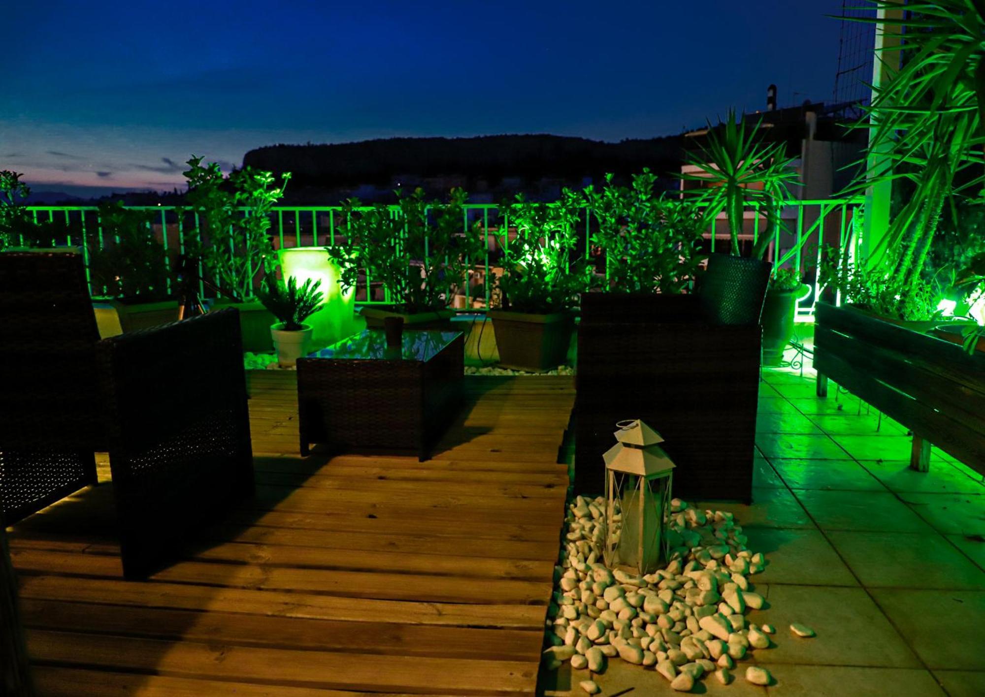 Renovated Studio With Roof Garden Access, 15 M Walk To Acropolis Apartment Athens Ngoại thất bức ảnh